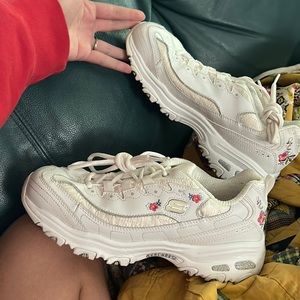 New Skechers D'Lites Flower Womens Sneakers Lace-Up, Size 9, White